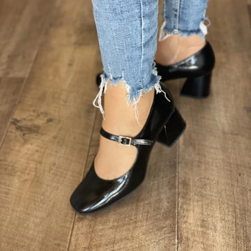 Körömcipő Misztic 2063